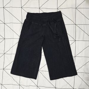 Lululemmon Knee-Length Shorts With Drawstring Black